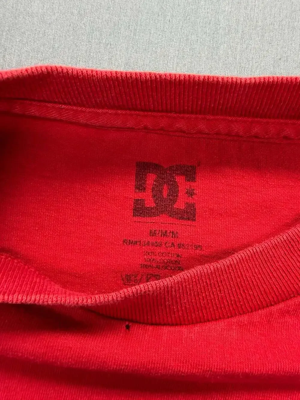 DC Shoes Red Graphic Logo T-Shirt Size M